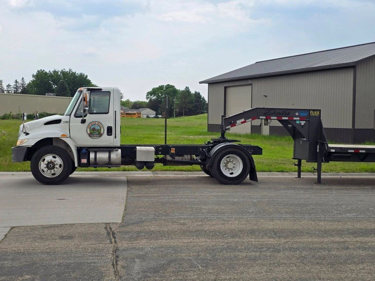 Red River Valley CDL training truck with trailer at the Glyndon yard